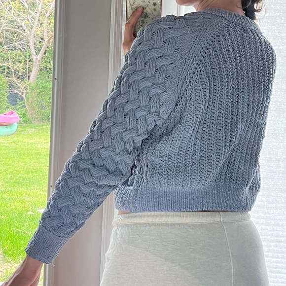 M Kendall and Kylie brand sweater - Picture 4 of 5